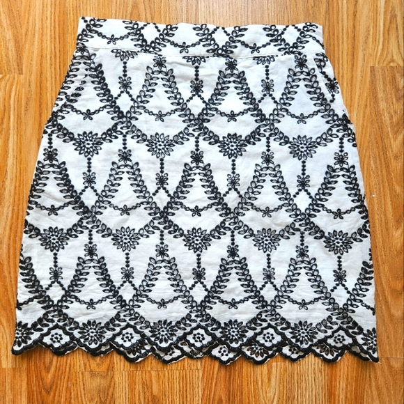 MINKPINK skirt w/ pockets! - Picture 2 of 5